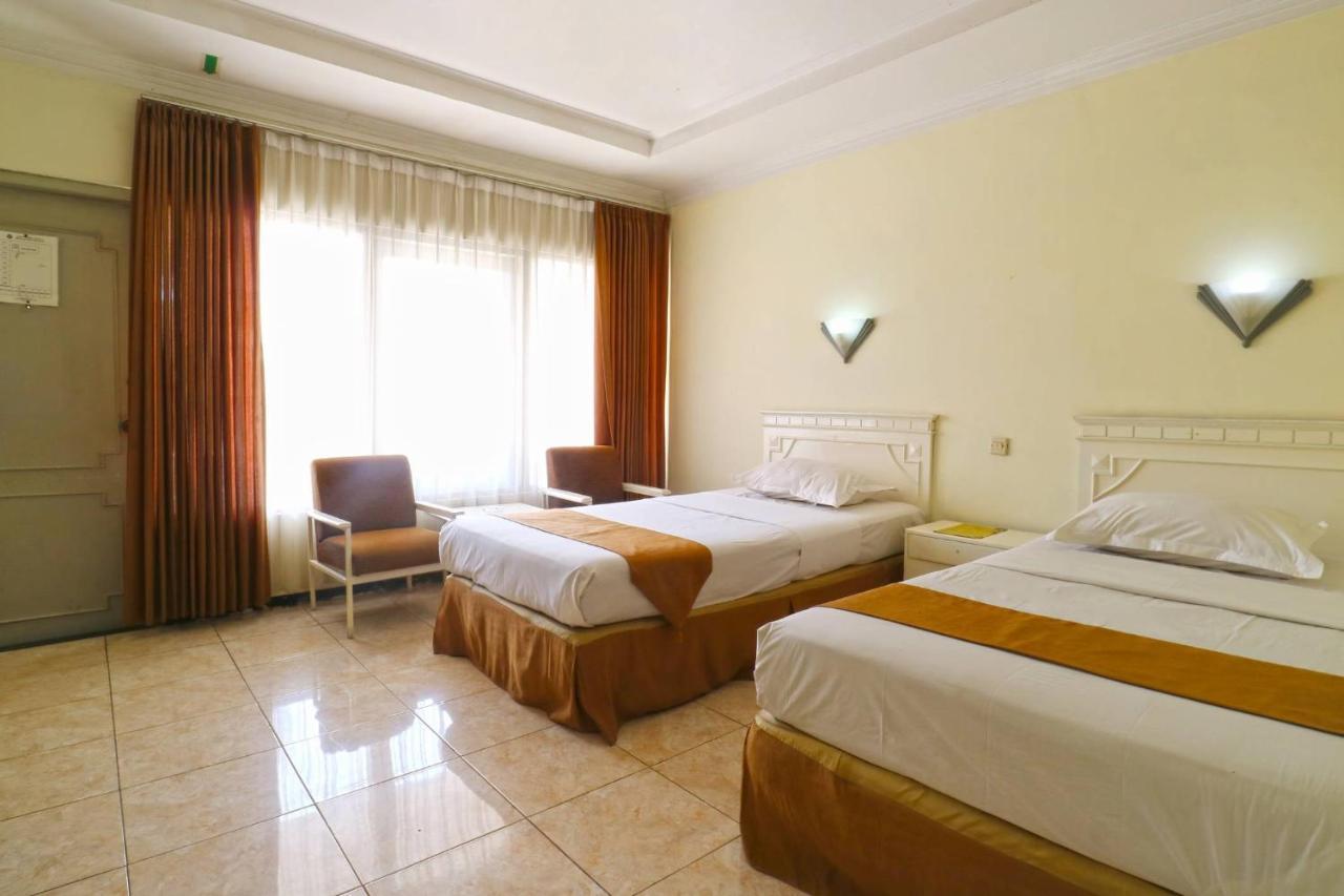 Hotel Tanjung Surabaia Exterior foto