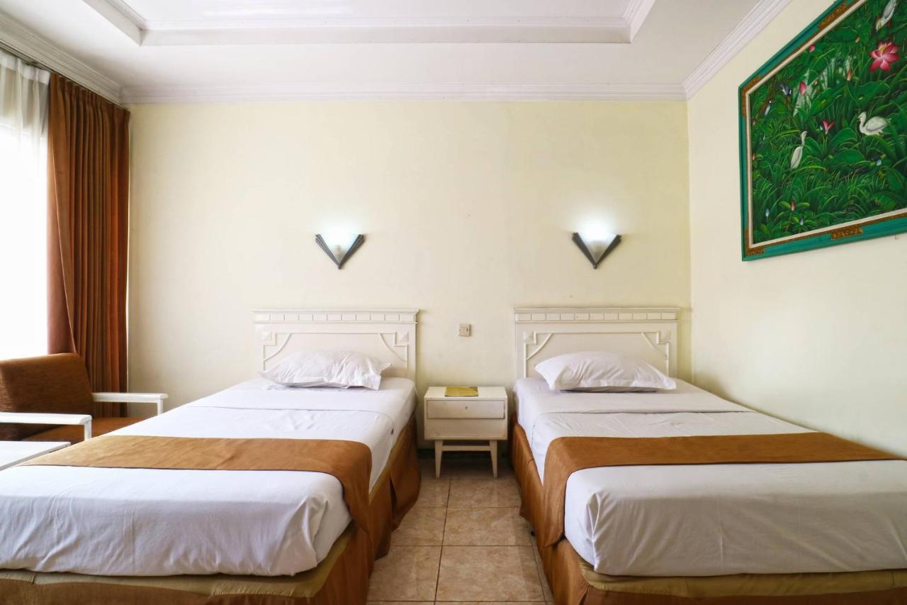 Hotel Tanjung Surabaia Exterior foto