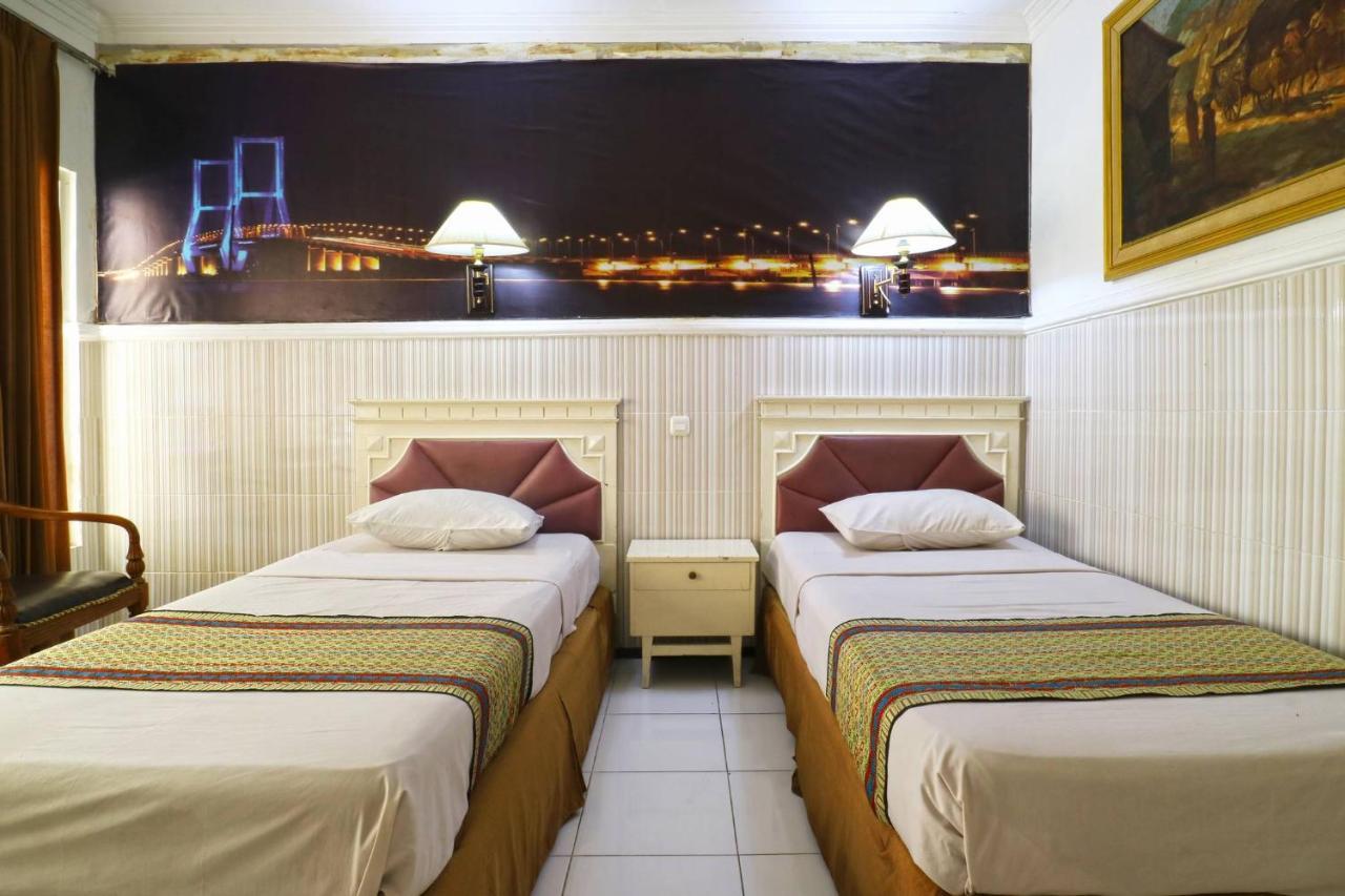 Hotel Tanjung Surabaia Exterior foto